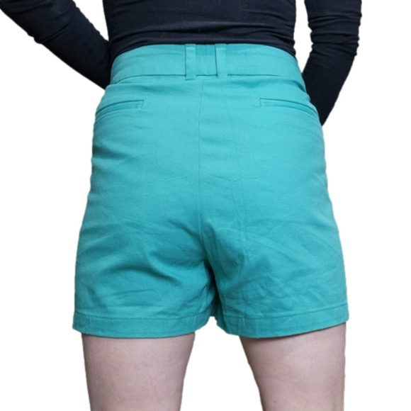 Chino shorts Mid rise Green color Slip pockets Size 18  A NEW APPROACH  NWT - Picture 4 of 14